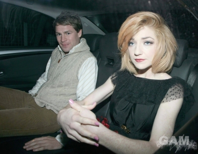Girls_Aloud_leaving_X_Factor_studios_181009_98.jpg