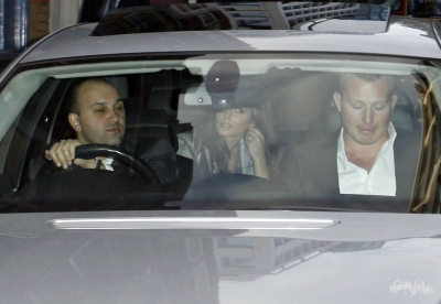 Cheryl_Cole_leaving_an_office_in_London_221009_2.jpg