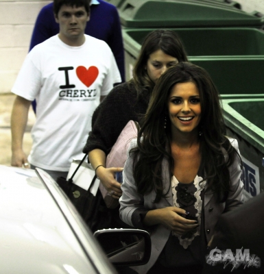 Cheryl_Cole_leaving_an_office_in_London_22_10_09_281529.jpg
