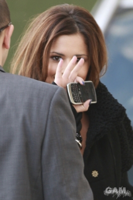 Cheryl_Cole_arrives_leaves_at_X_Factor_studios_231009_6.jpg