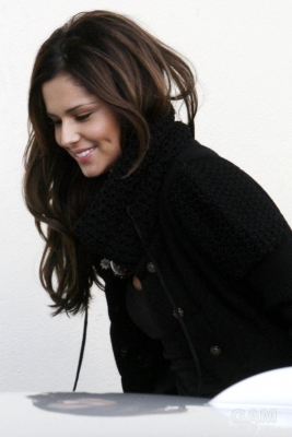 Cheryl_Cole_arrives_leaves_at_X_Factor_studios_231009_7.jpg