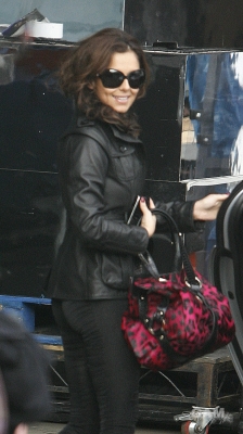 Cheryl_Cole_arrives_at_X_Factor_Studios_251009_6.jpg
