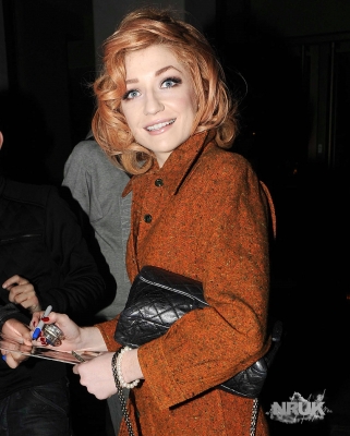 Nicola_Roberts_arrives_at_the_Mayfair_hotel_27_10_09_283029.jpg