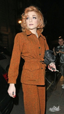 Nicola_Roberts_arrives_at_the_Mayfair_hotel_27_10_09_287329.jpg