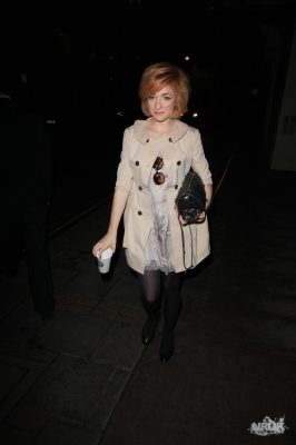 Nicola_Roberts_at_the_Mayfair_hotel_311009_8.jpg