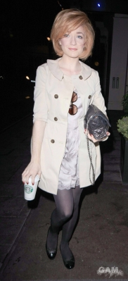 Nicola_Roberts_at_the_Mayfair_hotel_31_10_09_281529.jpg