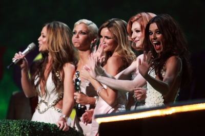 Girls_Aloud_-_Brit_Awards_2009_-_Accepting_Award_18_02_09_284929.jpg