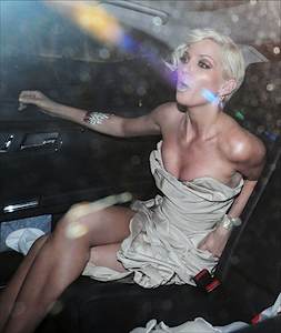 Girls_Aloud_arriving_at_Universal_Aftershow_Party_at_Claridges_18_02_09_2817529.jpg