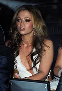 Girls_Aloud_arriving_at_Universal_Aftershow_Party_at_Claridges_18_02_09_67.jpg
