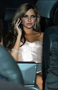Girls_Aloud_arriving_at_Universal_Aftershow_Party_at_Claridges_18_02_09_68.jpg