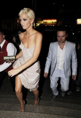 Girls_Aloud_arriving_at_Universal_Aftershow_Party_at_Claridges_18_02_09_2810629.jpg