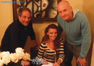 Nadine_Coyle_signing_a_publishing_contract_with_EMI_New_York_Oct_09.jpg