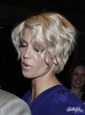 Sarah_Harding_arriving_at_club_Kanaloa_101109_66.jpg