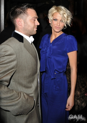 Sarah_Harding_arriving_at_club_Kanaloa_101109_68.jpg