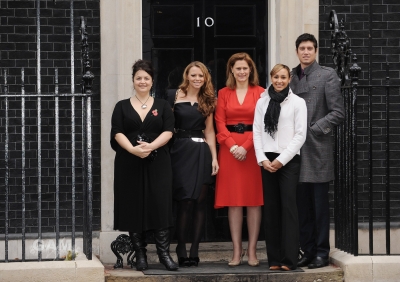 Kim_attends_a_breakfast_reception_at_Downing_Street_12_11_09_2.jpg