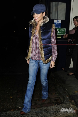 Cheryl_leave_BBC_studios_Maida_Vale_11_11_09_9.jpg