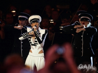 Cheryl_performing_at_Children_in_Need_Rocks_concert_12_11_09_4.jpg