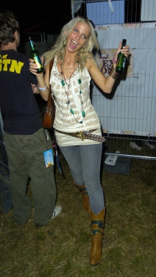 Sarah_and_Nadine_at_The_V_Festival2C_Chelmsford_20_08_05_282529.jpg