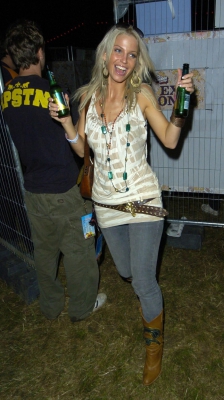 Sarah_and_Nadine_at_The_V_Festival2C_Chelmsford_20_08_05_282729.jpg