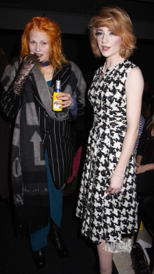 Nicola_Roberts_attends_Westwoods_Anglomania_Catwalk_Show_161109_13.jpg