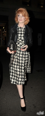 Nicola_Roberts_outside_the_Mayfair_hotel_161109_1.jpg