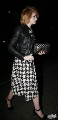 Nicola_Roberts_outside_the_Mayfair_hotel_161109_21.jpg