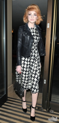 Nicola_Roberts_outside_the_Mayfair_hotel_161109_51.jpg