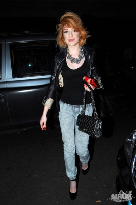 Nicola_Roberts_leaving_the_Mayfair_Hotel_171109_1.jpg