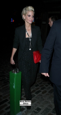 Sarah_Harding_and_Tommy_Crane_at_Gilgamesh_17_11_09_281529.jpg