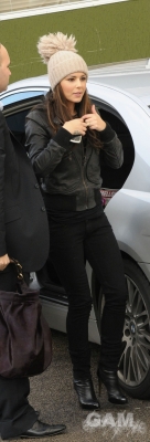 Cheryl_Cole_arrives_at_the_Fountain_studios_201109_6.jpg
