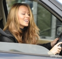 Kimberley_Walsh_arrives_at_the_Fountain_studios_201109_1.jpg