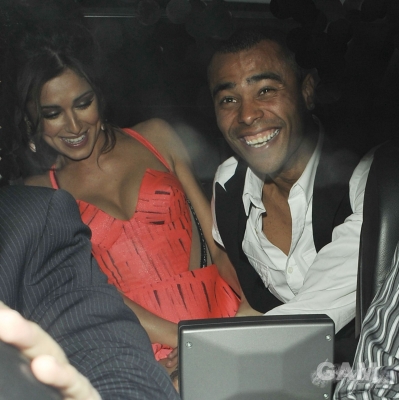 Cheryl_and_Ashley_Cole_at_Kanaloa_Nightclub_211109_147.jpg