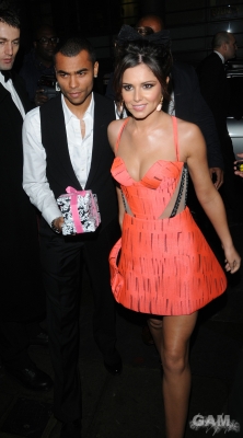 Cheryl_and_Ashley_Cole_at_Kanaloa_Nightclub_211109_149.jpg