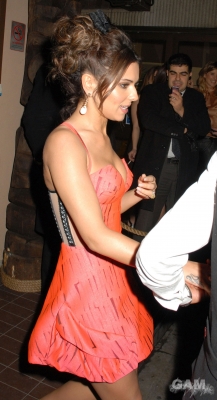 Cheryl_and_Ashley_Cole_at_Kanaloa_Nightclub_211109_34.jpg