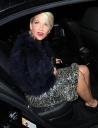 Sarah_and_Nicola_arrive_back_at_their_hotel_281109_1.jpg
