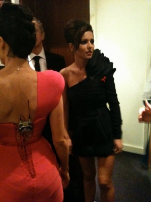 Cheryl_backstage_at_The_X_Factor_studios_291109_4.jpg